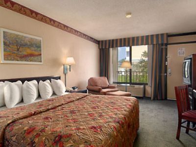 Days Inn Талахаси Стая снимка